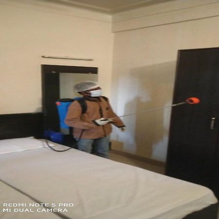 Hotel Rose Lodge Pune Exteriör bild